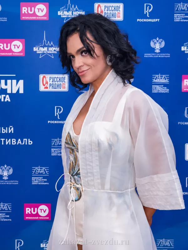 Слава — певица, заказать на корпоратив