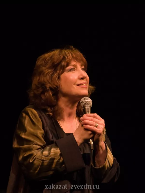 Елена Камбурова — исполнитель, заказать на корпоратив