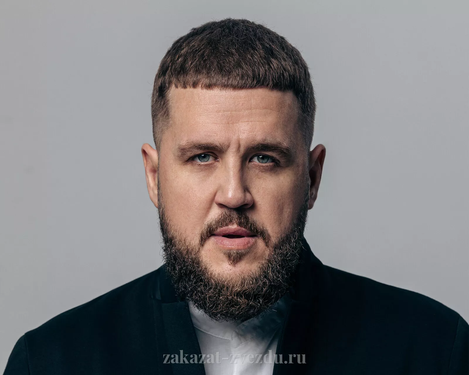 TRUEтень — рэп-исполнитель, выступление на корпоративе